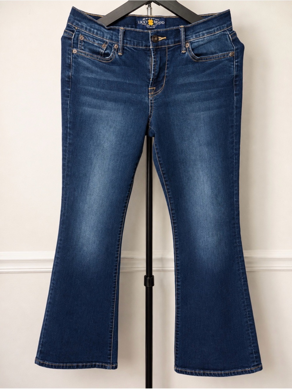 Lucky Brand Women’s Dark Wash Flare Jeans Size 6 Blue Denim